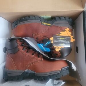 Mens Size 7.5 Water Proof Boots